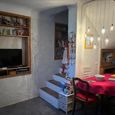 Village House Holiday home *