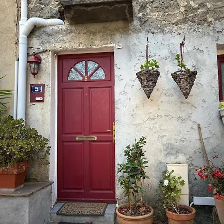 Village House Holiday home *